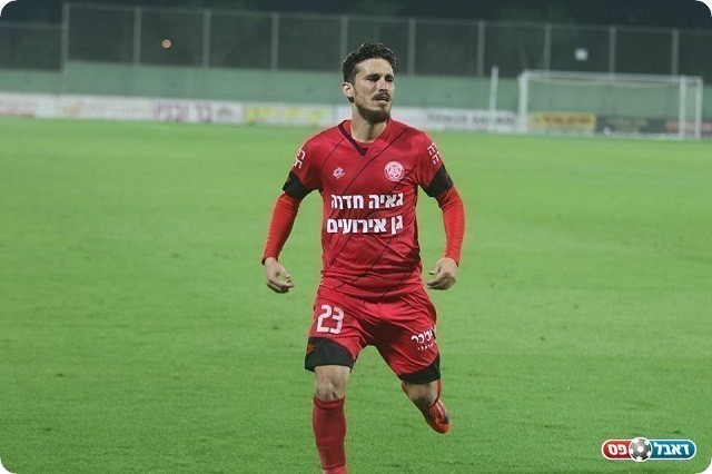 שער מדהים שלו. חטיב